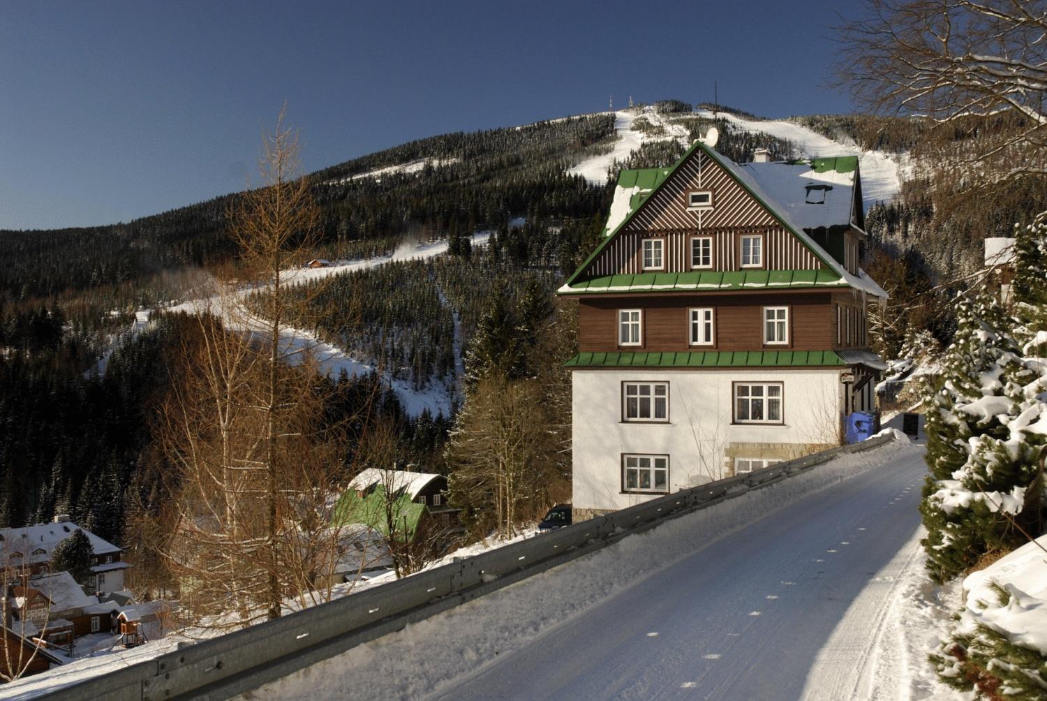 Astoria Inn Špindlerŭv Mlýn Ngoại thất bức ảnh